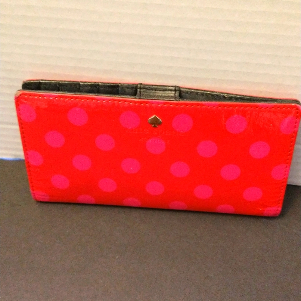 VGUC. Kate Spade slim wallet.